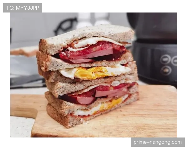 大阪娜奥米凌晨还在督促厨师自制三明治，这日常让人咋舌啊！